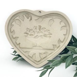 Pampered Chef Clay Cookie Mold 1999 Come To The Table Heart
